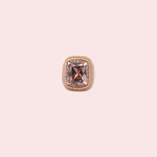 Gold-plated silver ring with marbled beige enamel and light-brown center stone and brown zirconia halo vewed from top. Giadan for Le.Paul Jewelgarden