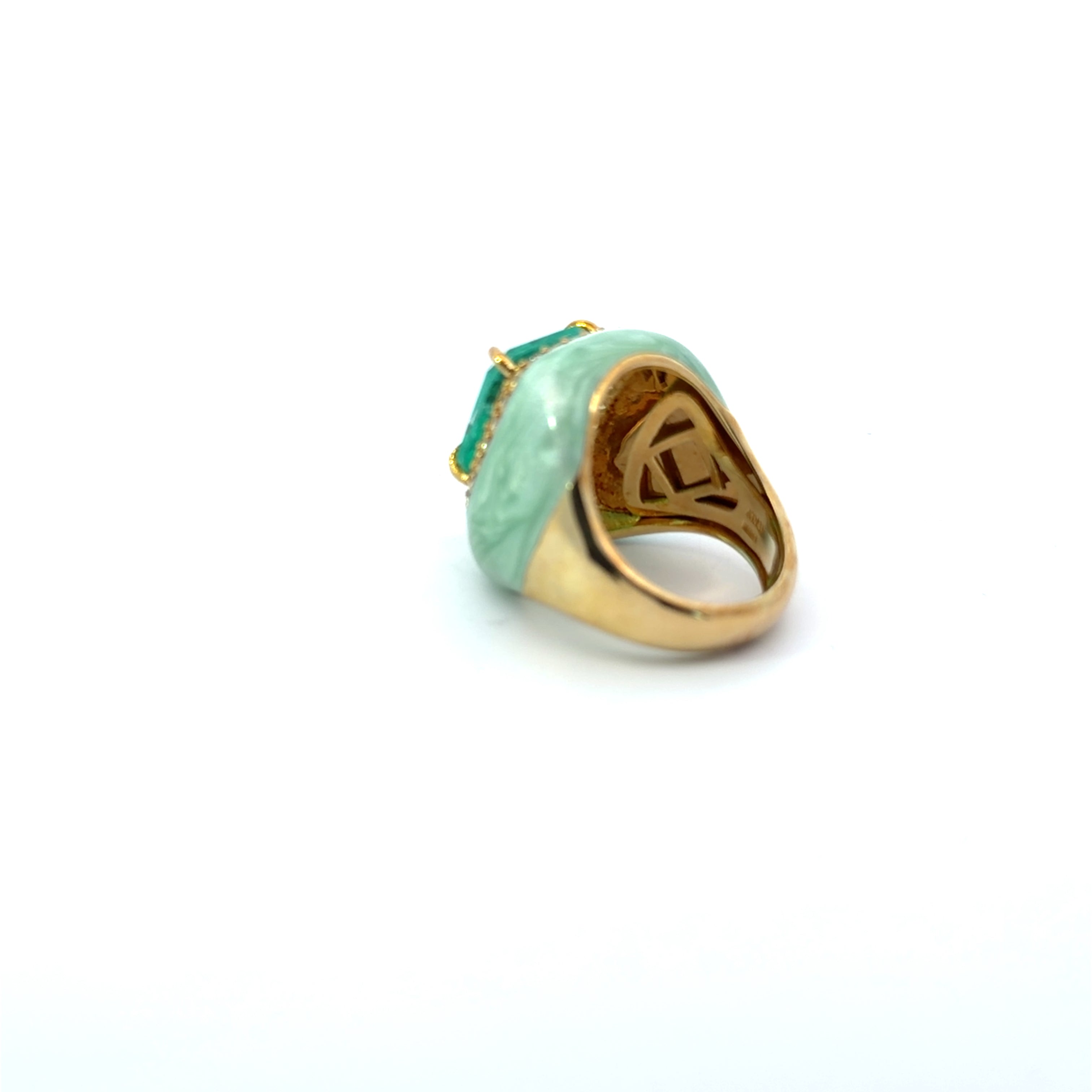 VALENTINA statement ring with large aqua green center stone, marbled light green enamel and champagne pavé zirconias, yellow gold plated. Viewed from the back. GIADAN for Le.Paul Jewelgarden