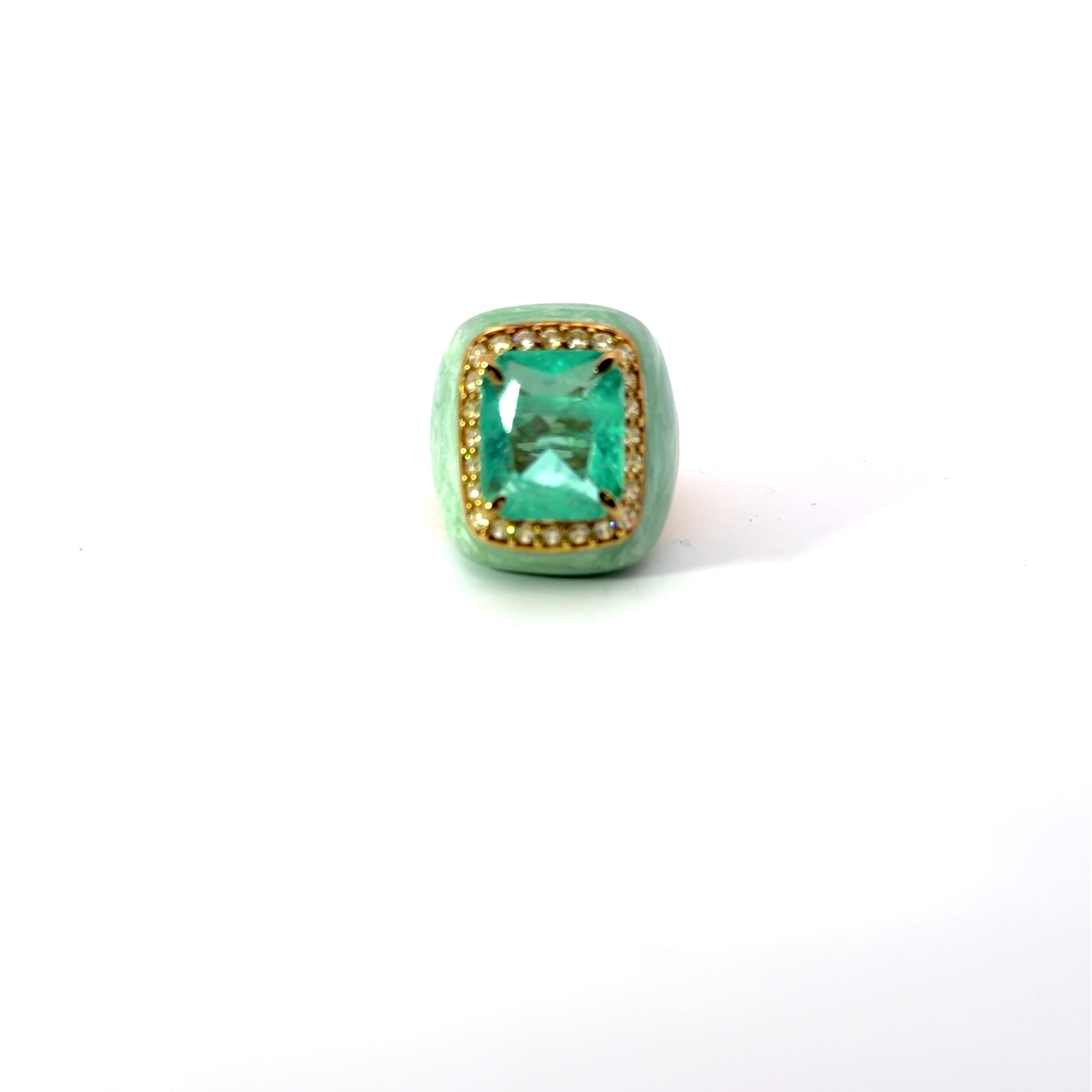 VALENTINA statement ring viewed from the top, aqua green center stone with marbled light green enamel and champagne pavé, yellow gold plated. GIADAN for Le.Paul Jewelgarden