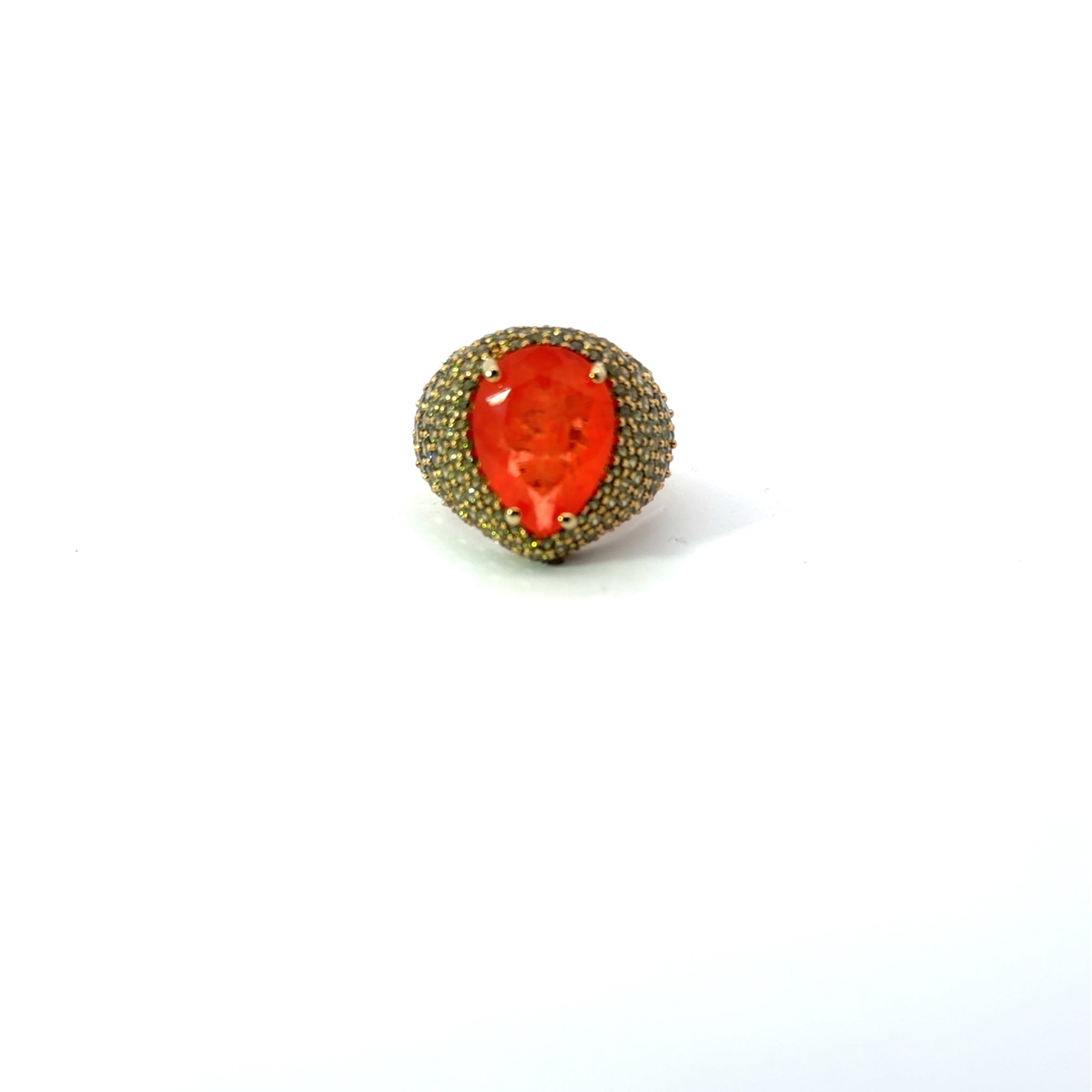 VICTORIA statement ring, orange pear-shaped center stone with Peridot-green pavé zirconias, top view. GIADAN for Le.Paul Jewelgarden