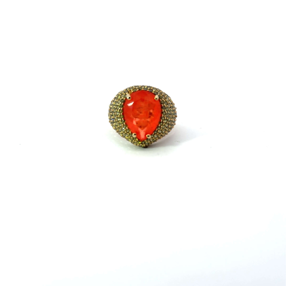 VICTORIA statement ring, orange pear-shaped center stone with Peridot-green pavé zirconias, top view. GIADAN for Le.Paul Jewelgarden