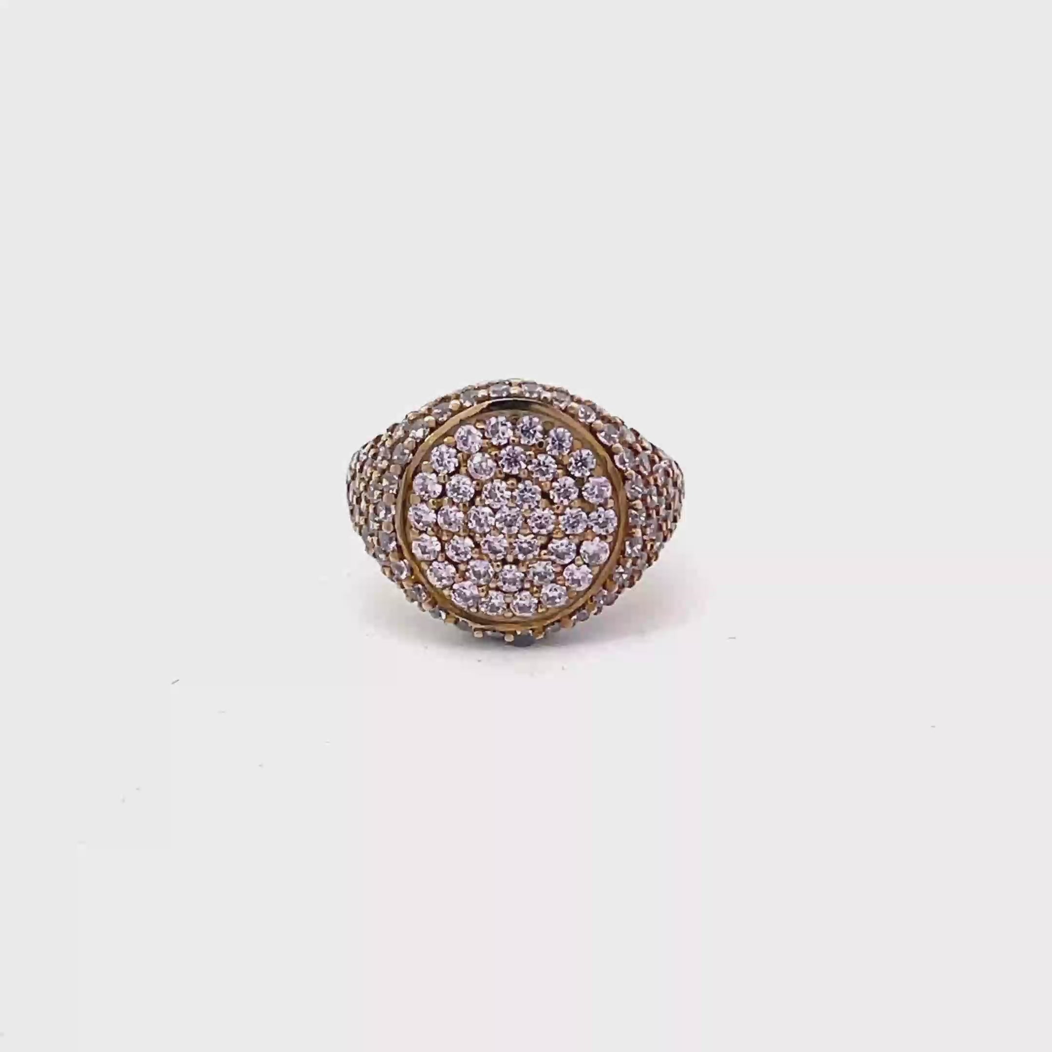 Video with 360 degrees view of GRACE LIGHT PINK pinky ring in ywllow gold plated sterling silver - by GIADAN for Le.Paul Jewelgarden